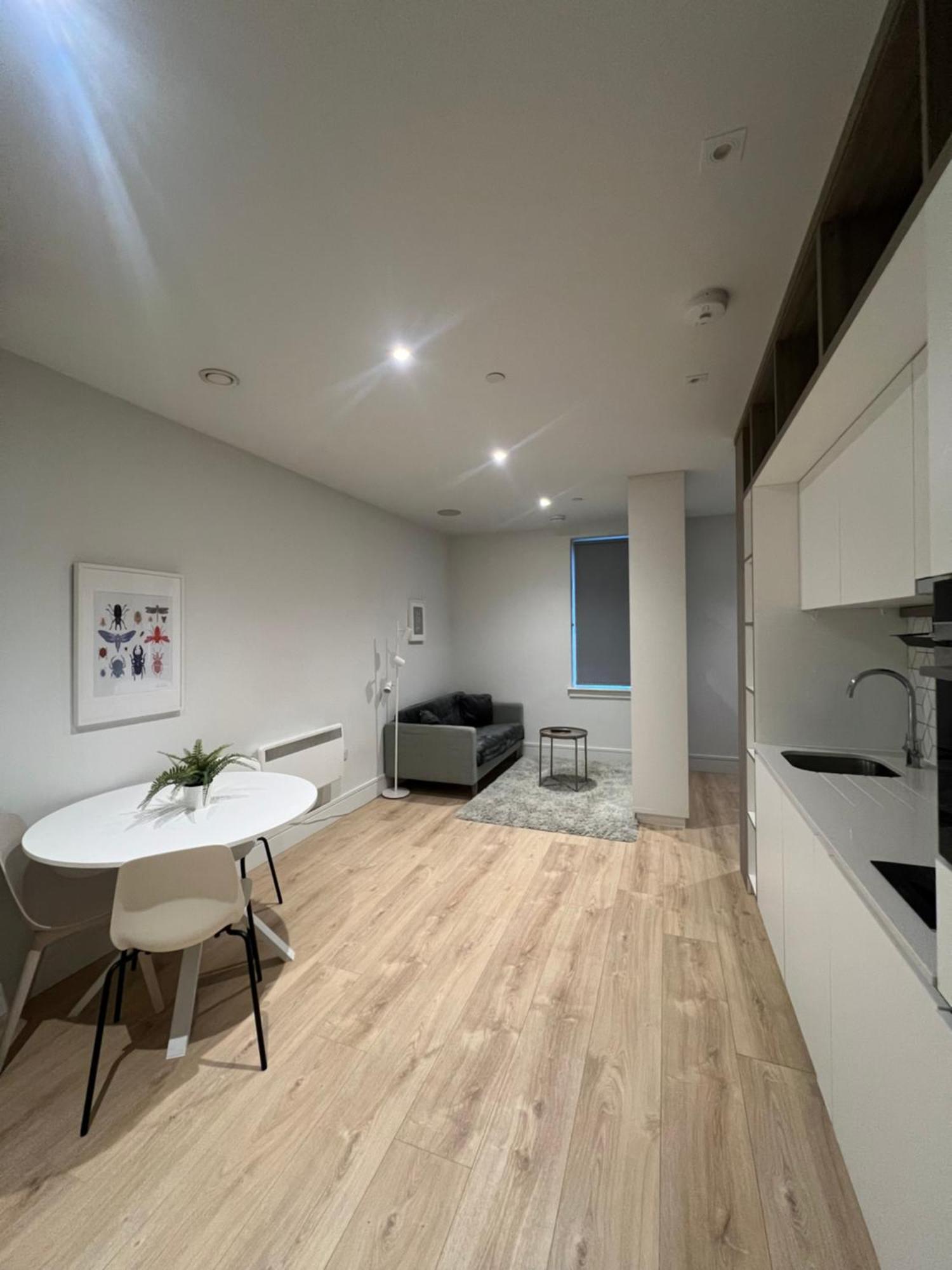 London Heathrow Airport Apartment Voyager House Terminal 12345 - Ev Electric And Parking Available! Χίλινγκτον Εξωτερικό φωτογραφία