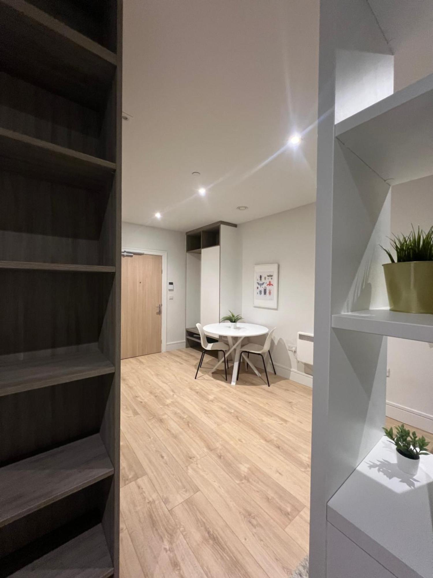 London Heathrow Airport Apartment Voyager House Terminal 12345 - Ev Electric And Parking Available! Χίλινγκτον Εξωτερικό φωτογραφία